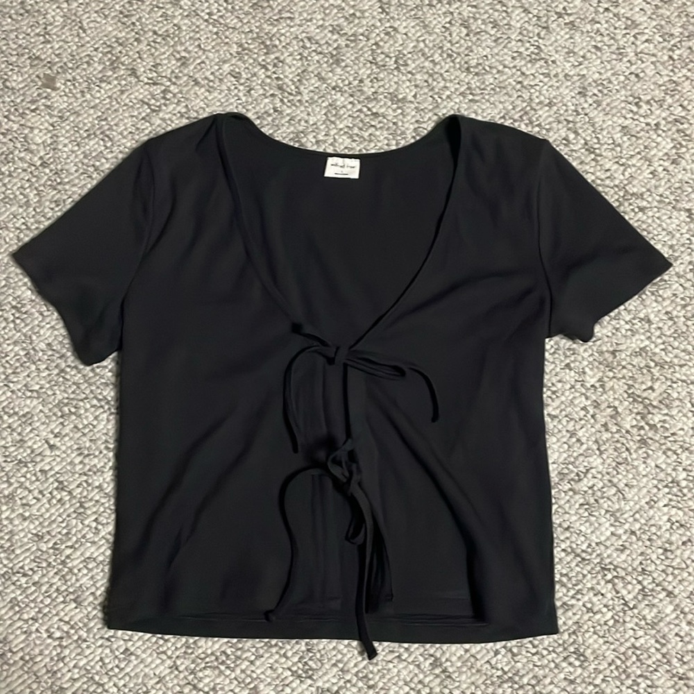 Aritzia tie front shirt